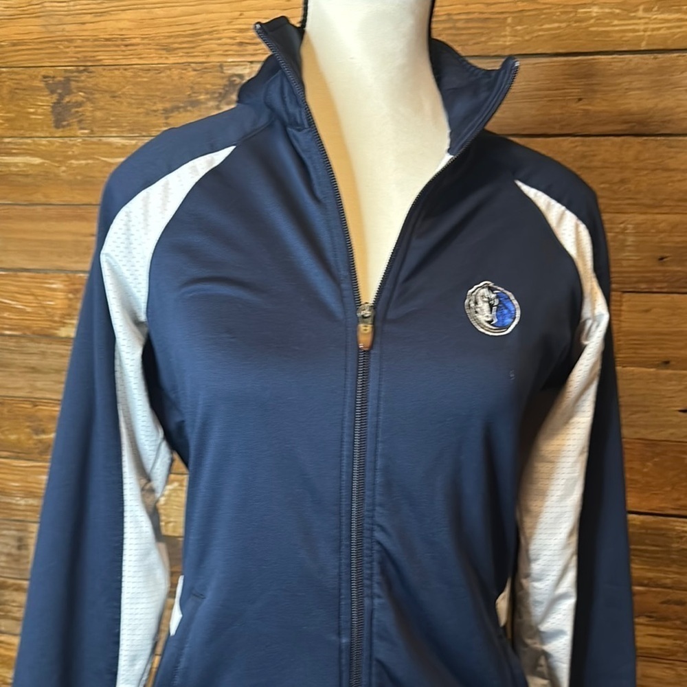 MAVERICKS Women's Navy and White Zip-Up - Picture 3 of 12